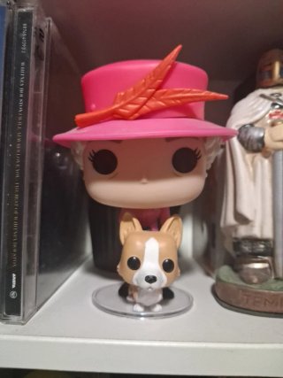 Funko Pop Reina Isabel II con Corgi