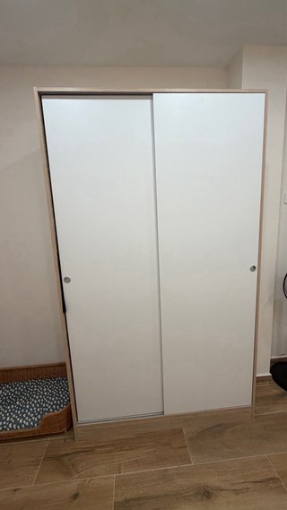 Armario puertas correderas madera y metal
