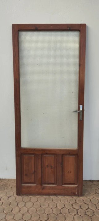 Puerta madera y cristal