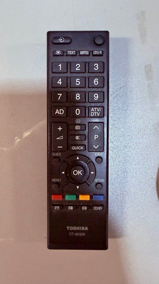 TV Toshiba Regza 32 LCD con Mando y Cables