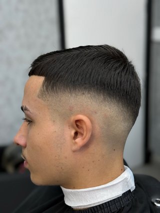 Servicio de barberia para  caballeros