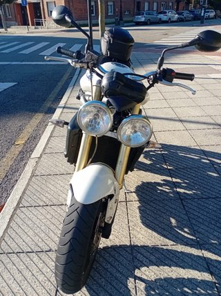 Triumph Street Triple 675