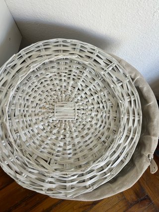 Cesta de mimbre blanca con forro