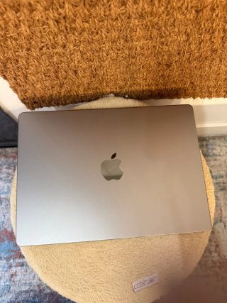 MacBook Pro M3 SEMINUEVO