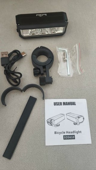 Farol LED para Bicicleta TouCloud EOS610