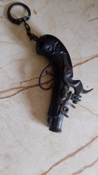 Pistola de Juguete Antigua de Hierro