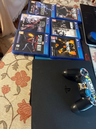 Consola PS4 Slim 500GB Negra + Juegos