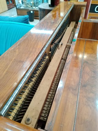 Piano Vertical Berry London de Madera