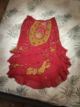 Falda volantes rojo y mostaza
