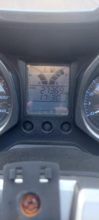 Kawasaki J300 Maxi Scooter