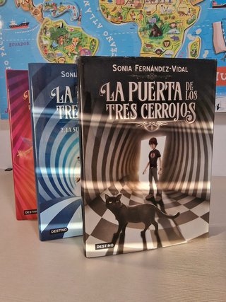 La puerta de los tres cerrojos: tLos cinco rein...