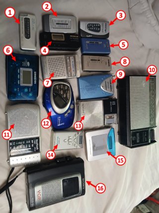 Lote de 16 Radios y Reproductores Portátiles