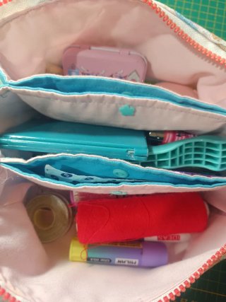 Estuche de costura con 5 compartimentos