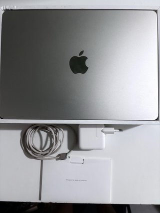 MacBook Air M2 16GB RAM