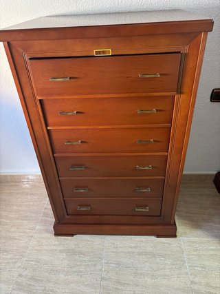 Cómoda con Espejo de Madera