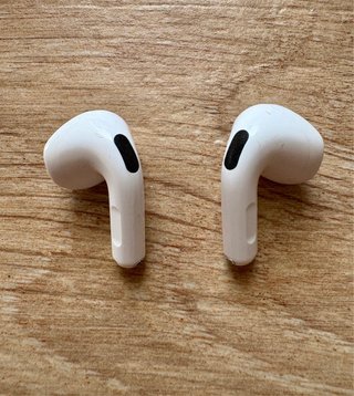 Apple AirPods 4 ANC con cancelacion ruido