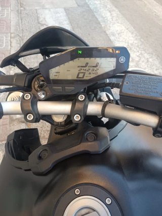 Yamaha MT09 2016 Negra y Amarilla