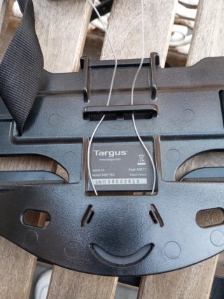 Soporte TARGUS p/ tablet coche reposacabezas 7-11"