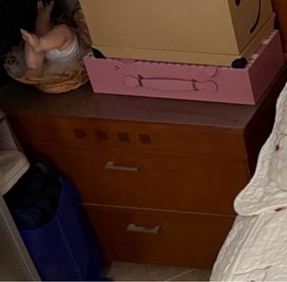 Cómoda, cama y 2 mesas auxiliares