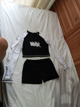 Conjunto Crop Top y Shorts Negro/Blanco