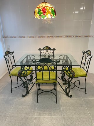 Conjunto de Mesa y 4 Sillas de Forja