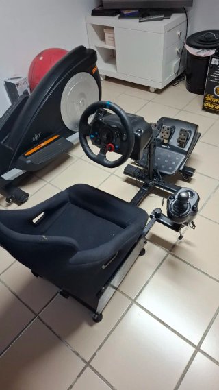 Playseat con Volante Logitech