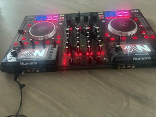 Controladora DJ Numark NV