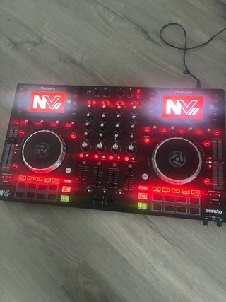 Controladora DJ Numark NV