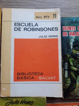 Lote de 8 Libros y Cómics Variados