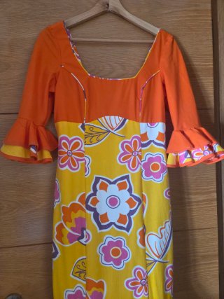 Traje Flamenca Talla 38 Naranja, amarillo y rosa