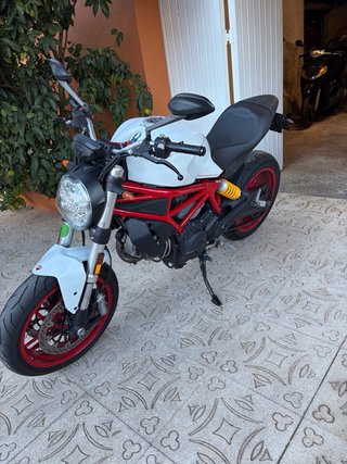 Ducati Monster 797 año 2017