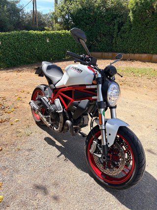 Ducati Monster 797 año 2017