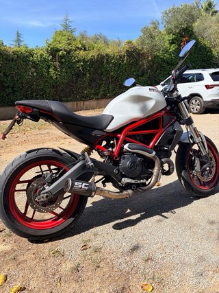 Ducati Monster 797 año 2017