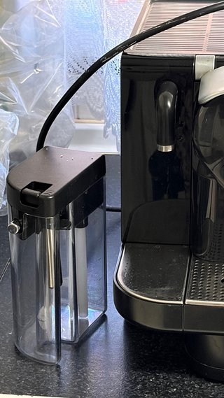 Cafetera DeLonghi Nespresso en buen estado