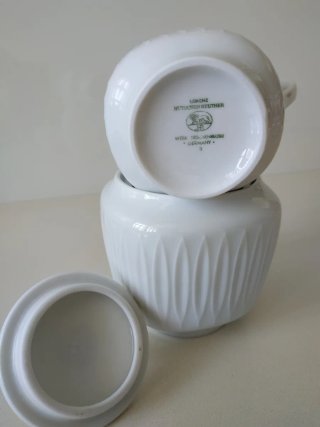 Jarrita y azucarero de porcelana Alemana