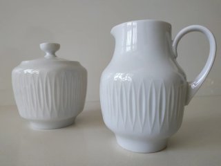 Jarrita y azucarero de porcelana Alemana