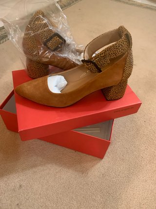 Zapatos de tacón con estampado de leopardo