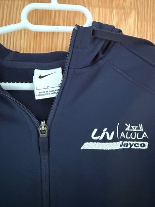 Chaqueta Nike Jayco Alula Azul.