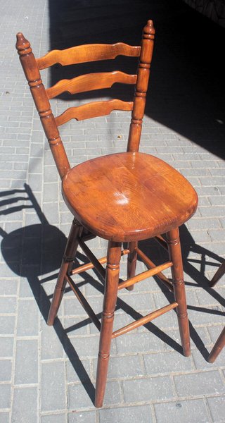 Taburetes de bar de madera vintage de los años 70
