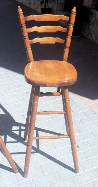 Taburetes de bar de madera vintage de los años 70