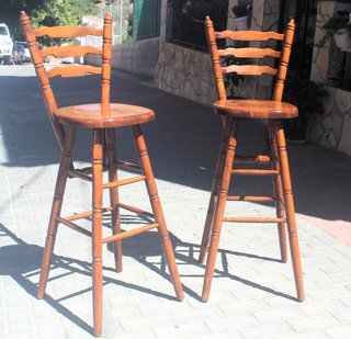 Taburetes de bar de madera vintage de los años 70