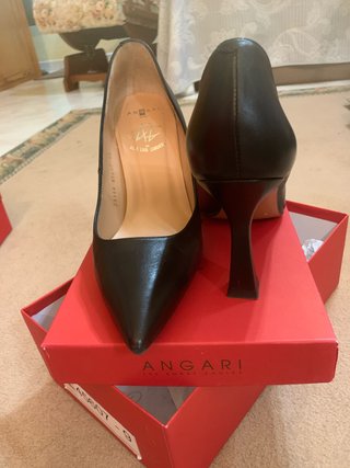 Zapatos de tacón negros Angari