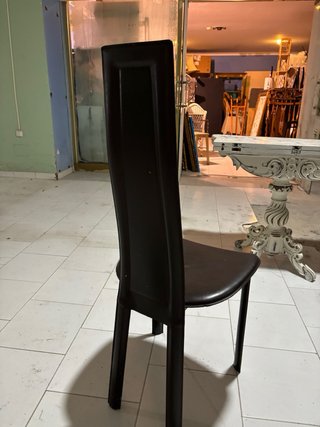 Sillas comedor altas de piel marrón