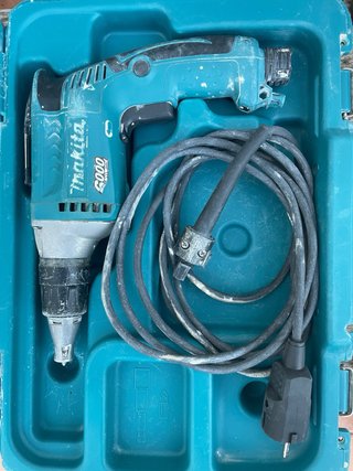 Atornillador para Pladur Makita FS6300 con maletin