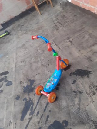 Patinete Infantil de Tres Ruedas