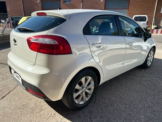 MUY CUIDADO!!!! KIA RIO GASOLINA