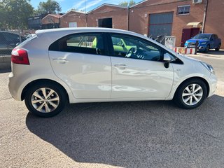 MUY CUIDADO!!!! KIA RIO GASOLINA
