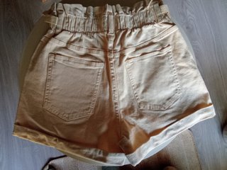 Pantalón corto mujer beige