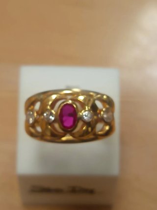 Anillo de Oro 18kt con Piedra Roja