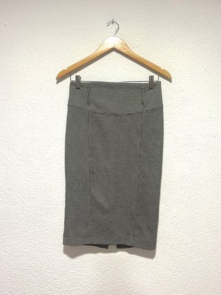 Talla S. Falda de tubo, estampado pata gallo ZARA